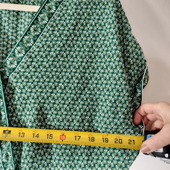 Green Patterned Women's Top - Picture 6 of 7